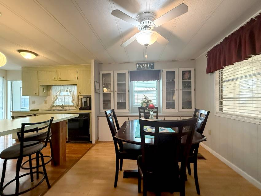 36 Kingsport Ave a Palmetto, FL Mobile or Manufactured Home for Sale